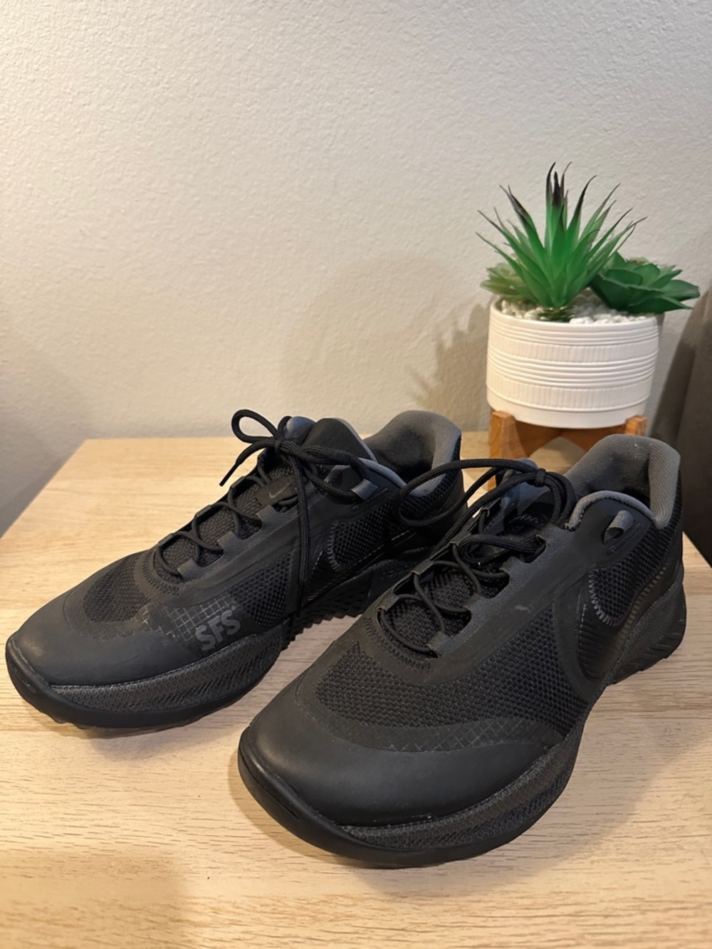 Nike Men’s Black SFS